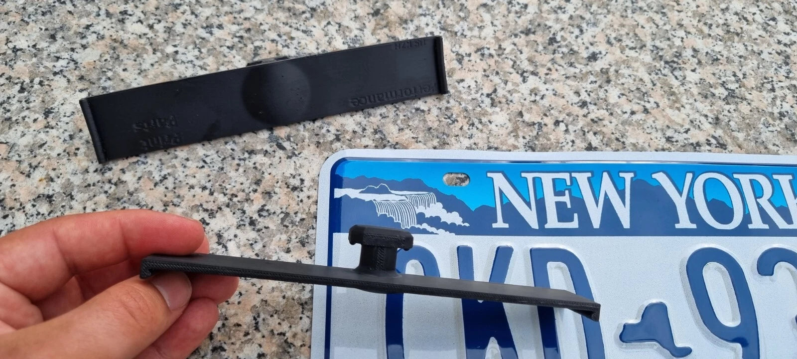 Kennzeichenhalter für Audi RS Grill für US Kennzeichen - Bild 3