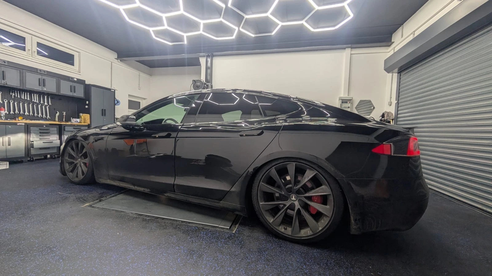 Tieferlegung für Tesla Model S Airmatic Airride Luftfahrwerk - Bild 2