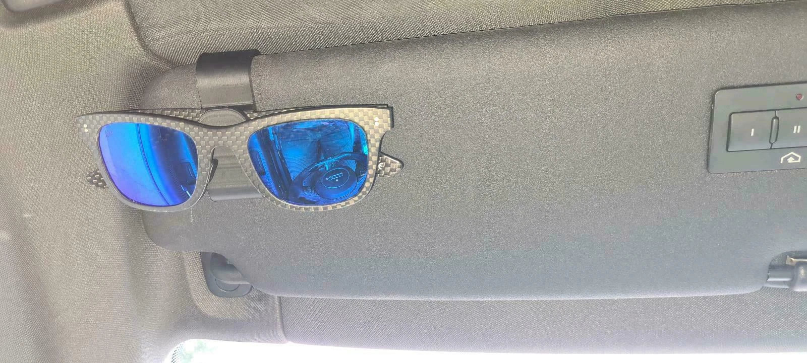 Sonnenbrillen Clip Halter fürs Auto