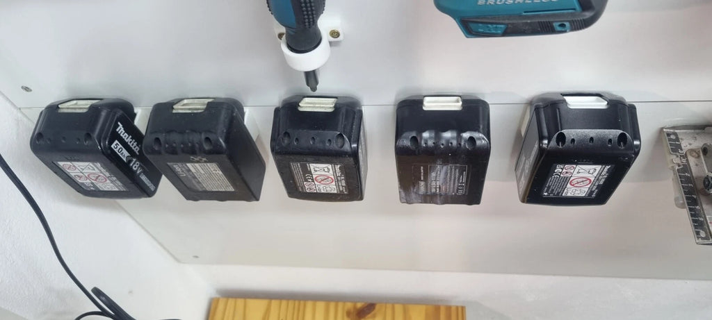 Akkuhalter für Makita Akkus Bohrmaschine Schlagschrauber - Bild 2