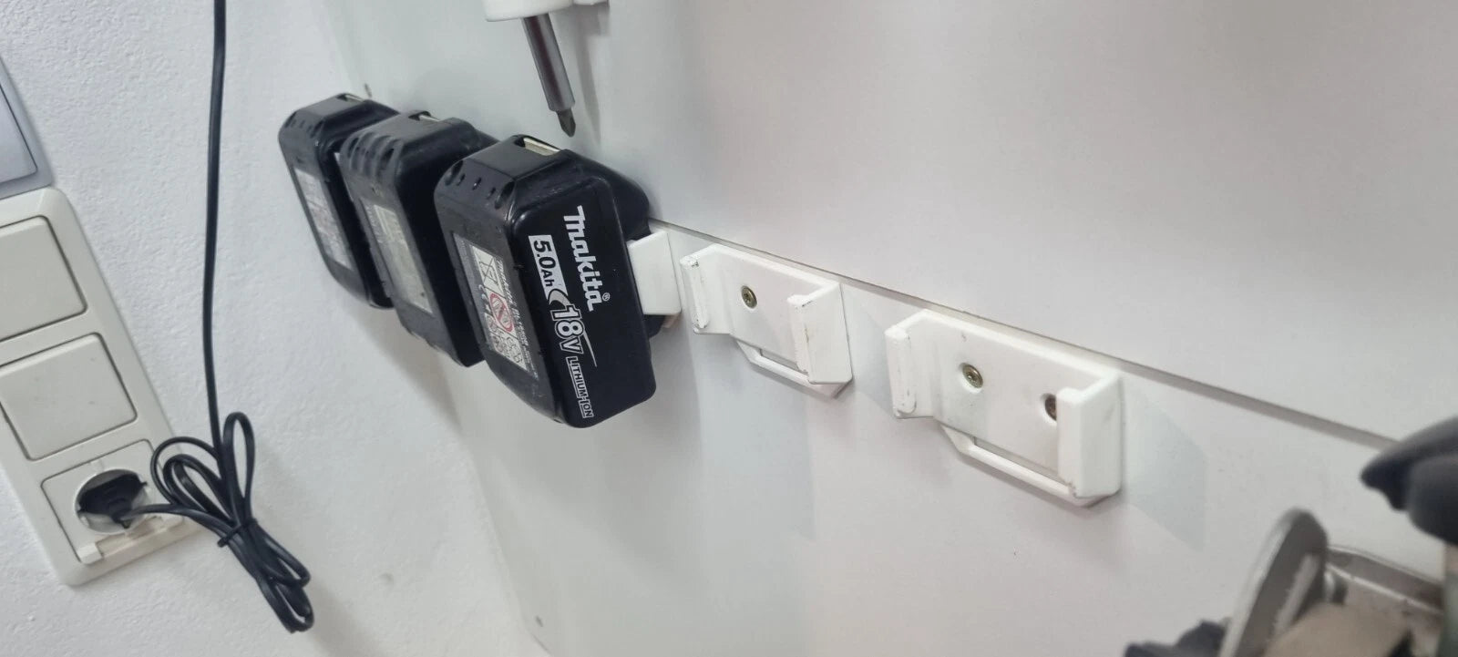 Akkuhalter für Makita Akkus Bohrmaschine Schlagschrauber - Bild 3