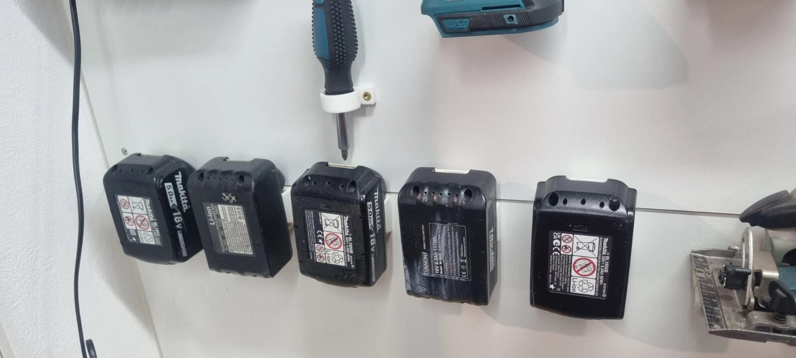 Akkuhalter für Makita Akkus Bohrmaschine Schlagschrauber - Bild 4