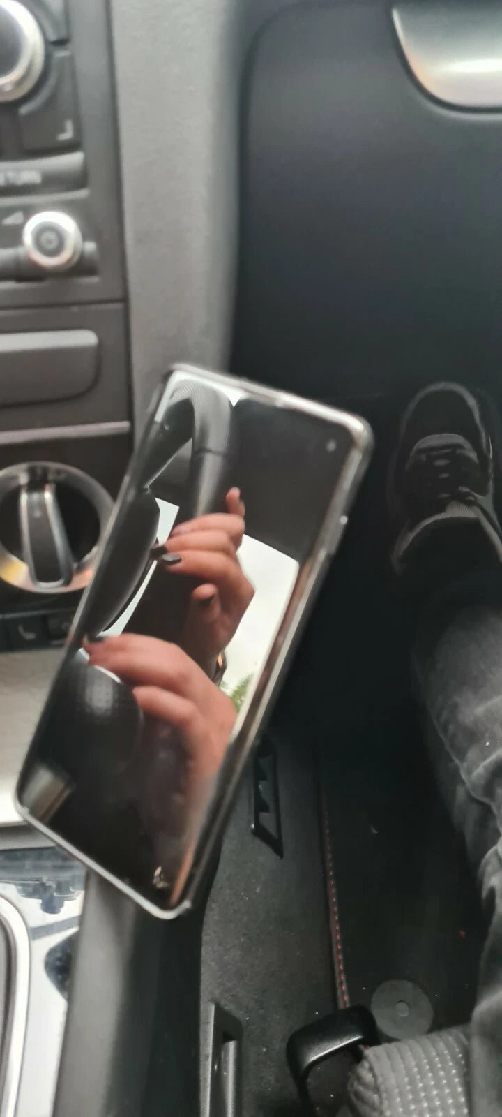 Handy Halterung Magnet Smartphone Halter für Audi A3 & A4 uvm. Universal - Bild 2