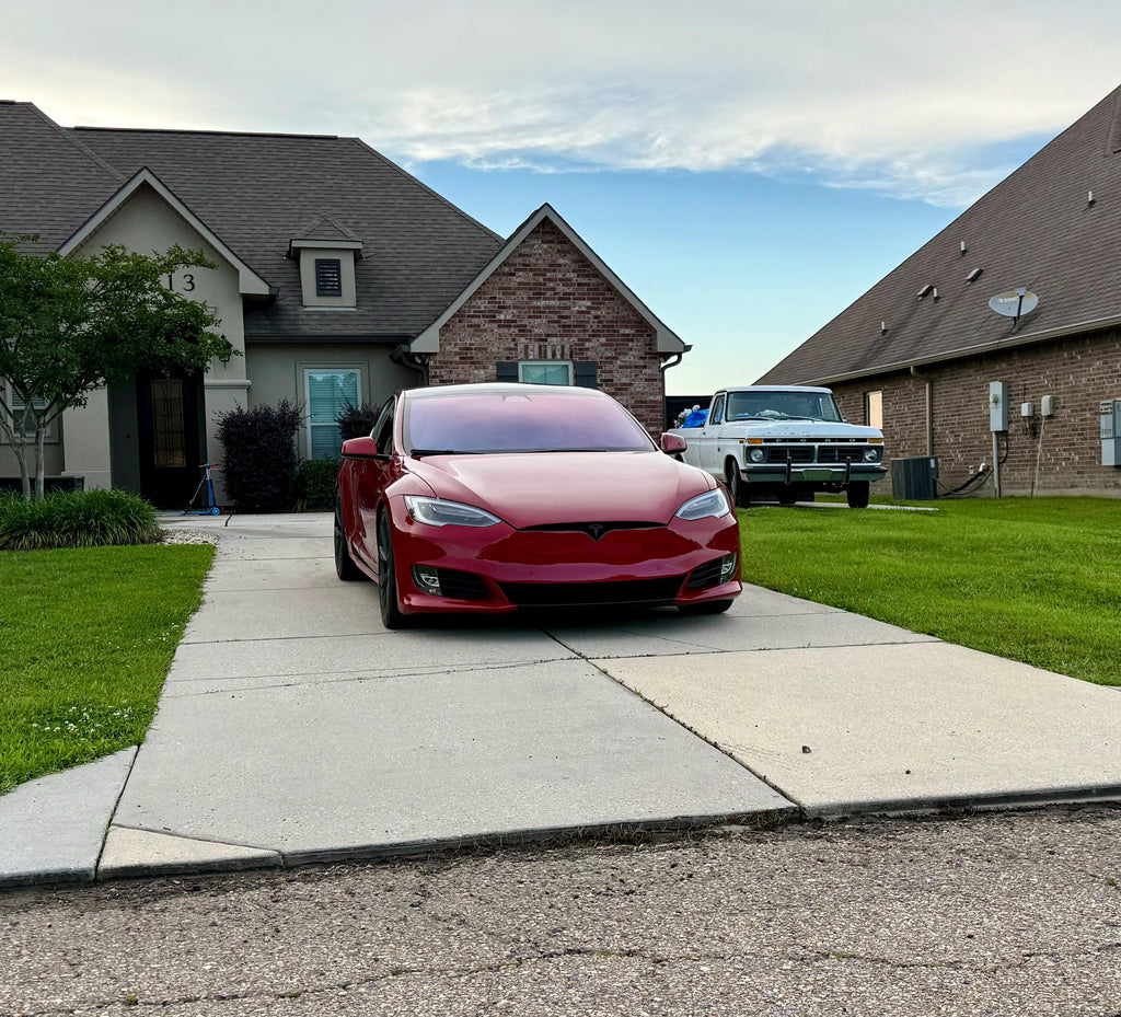 Tesla Model S Tieferlegung Low Links - Frontansicht