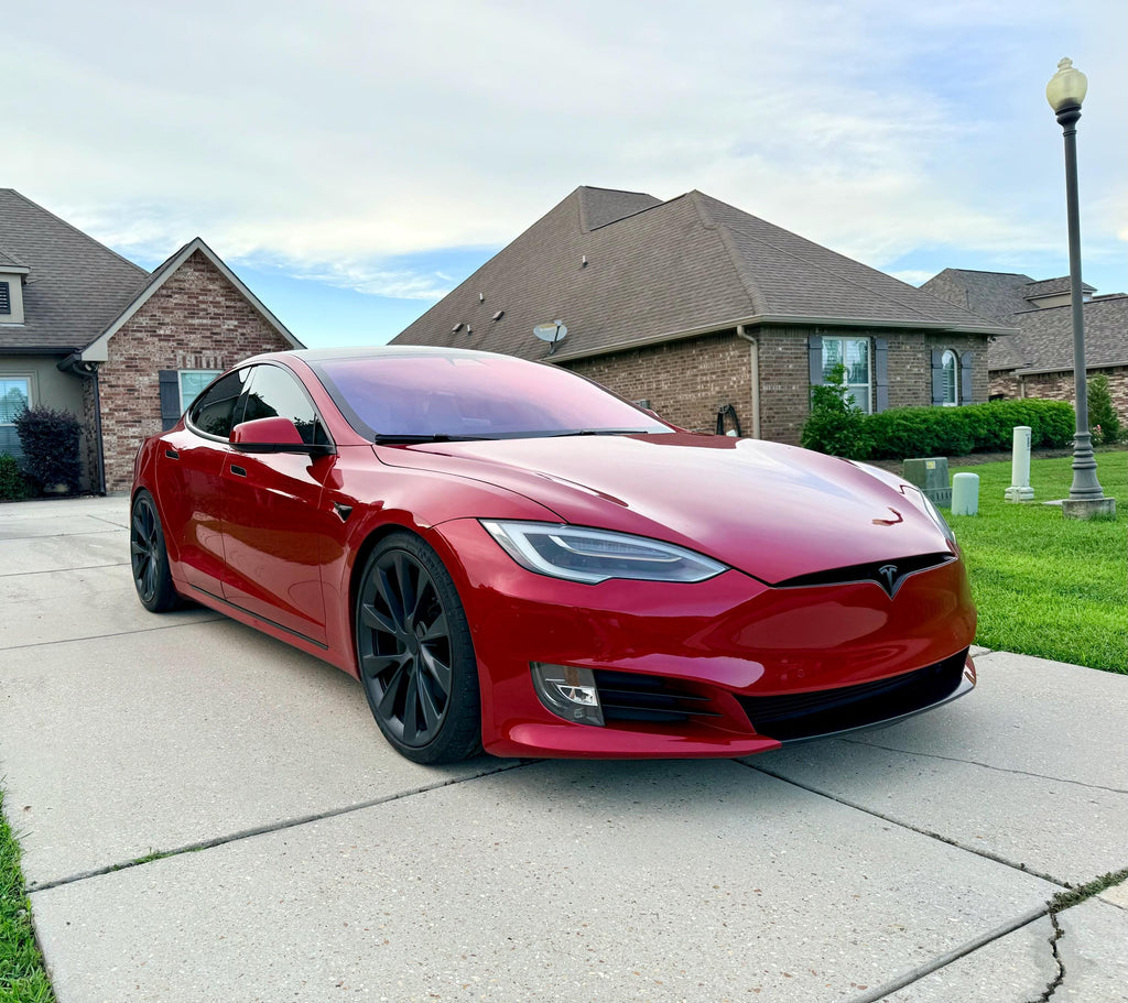 Tesla Model S Tieferlegung Low Links - Seitenansicht